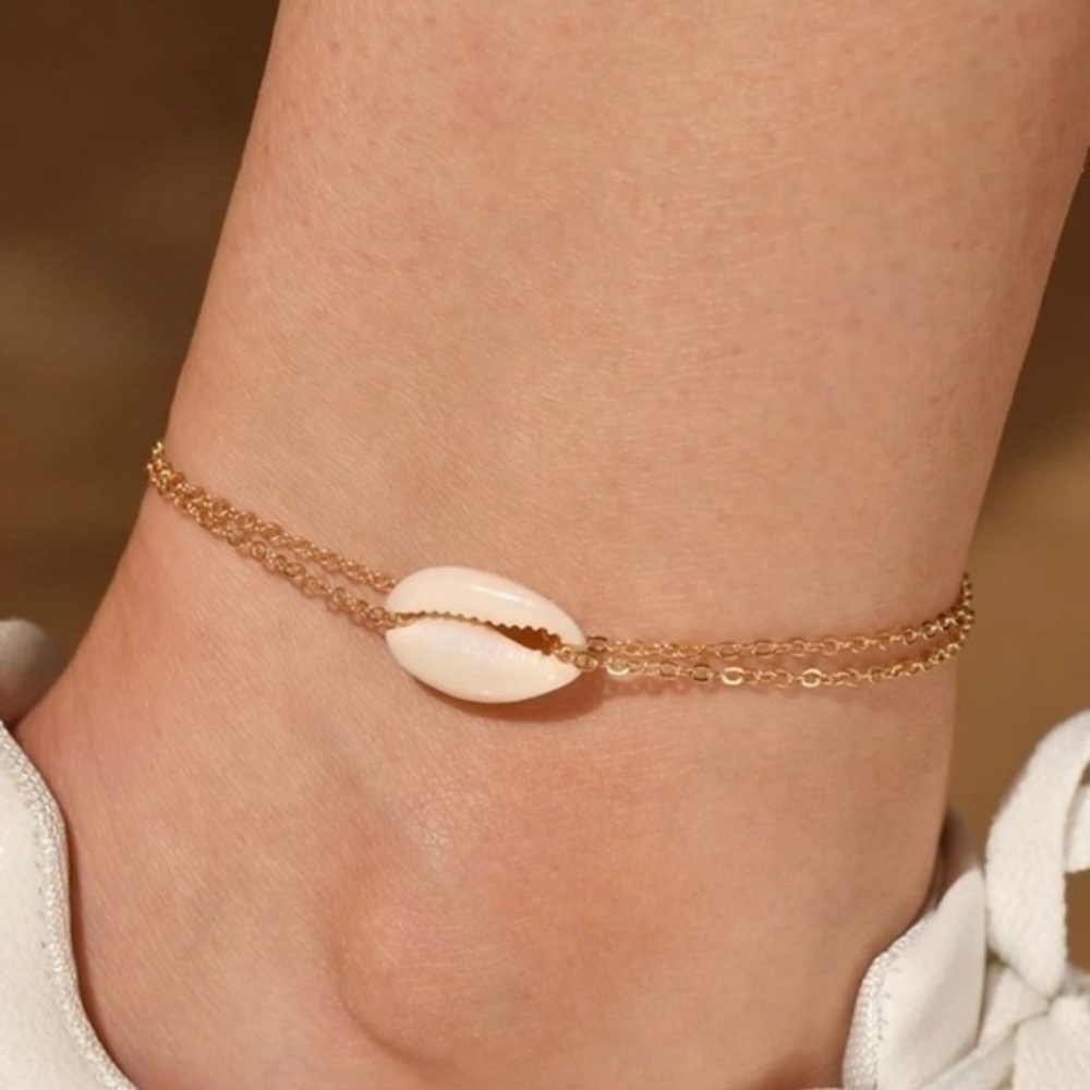 3/$30 💛 Conch Shell Layered Anklet